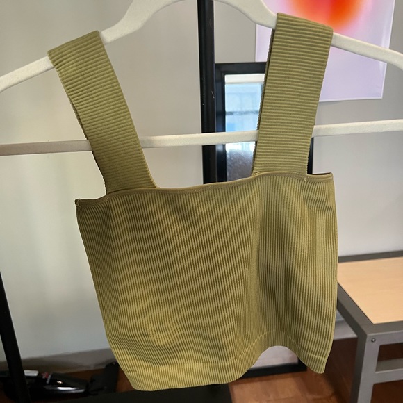 Dynamic Box Tube Tank Top - Picture 5 of 7